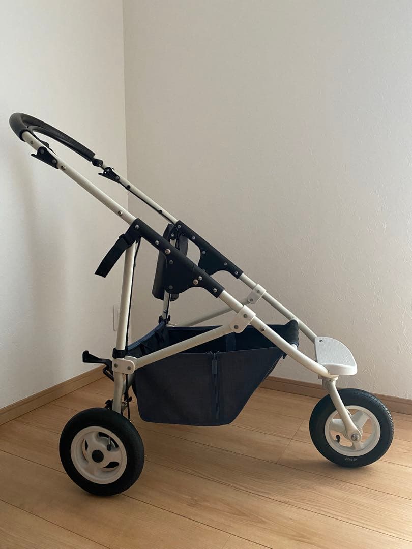 【美品】エアバギー ホワイト×ブラウン AIRBUGGY フレームのみ