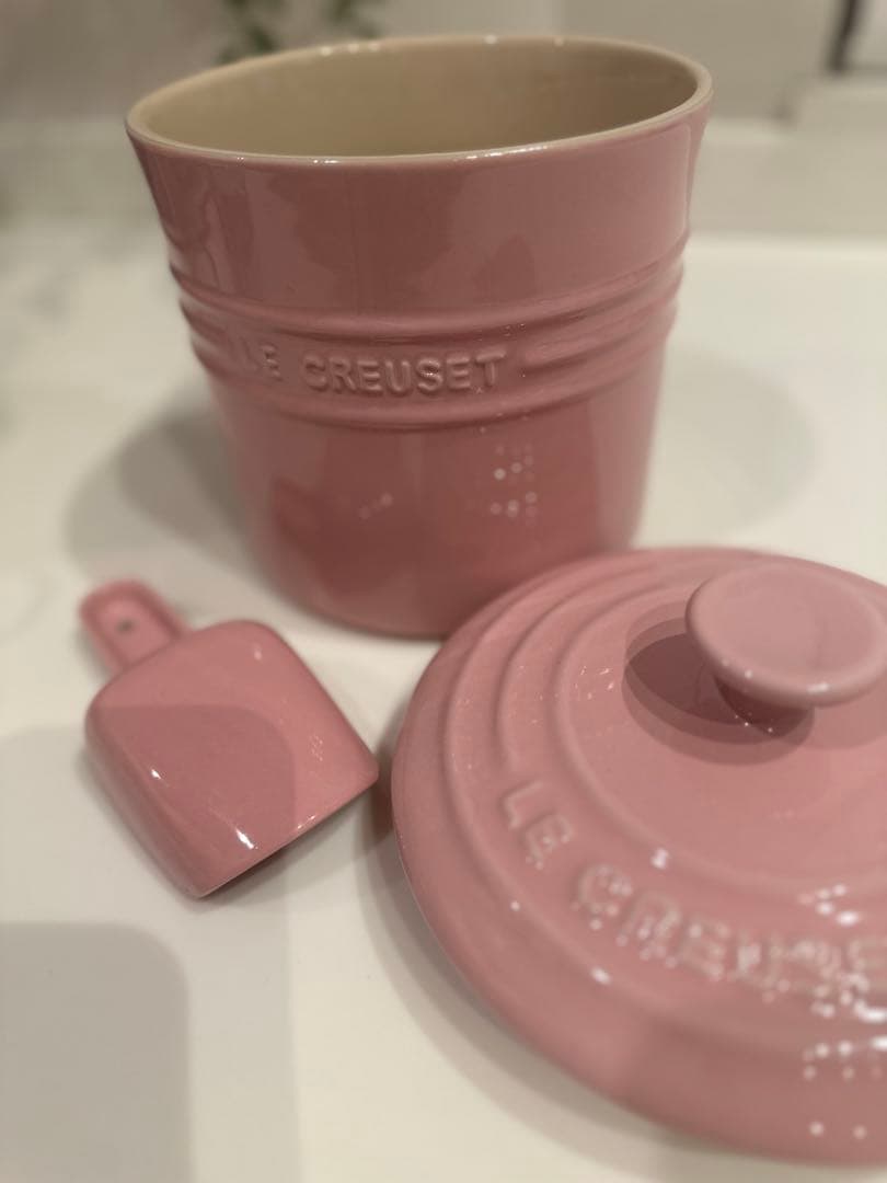 Le Creuset フードストッカー ピンク　ペット