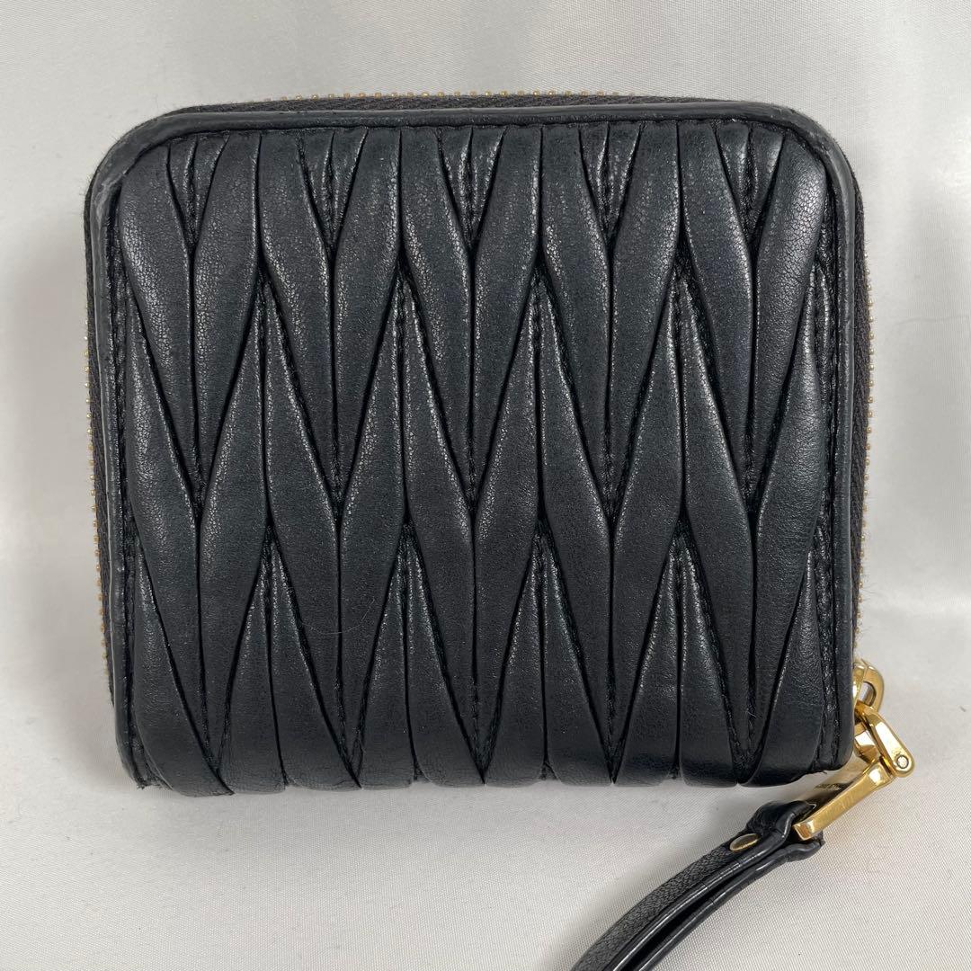 人気 MIU MIU ミュウミュウ 二つ折り財布 マテラッセ レザー