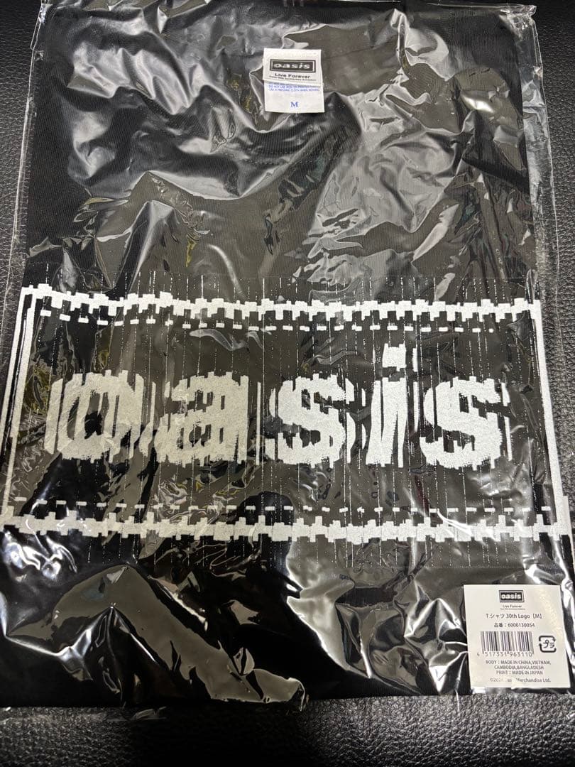 Mサイズ　オアシス tシャツ ロゴ oasis 30周年 特別展 グッズ