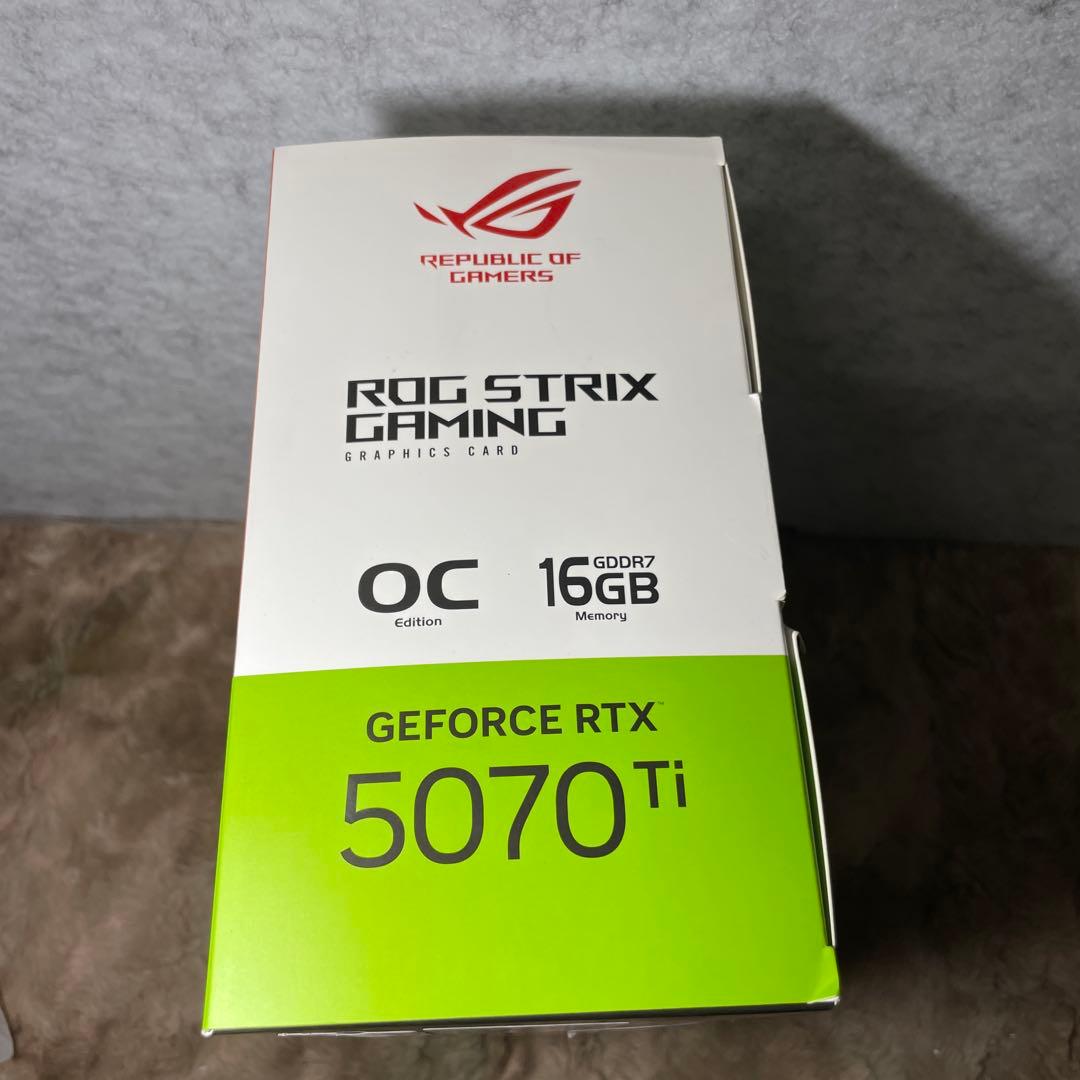 か*ん様 新品　ASUS ROG Strix GeForce RTX 5070