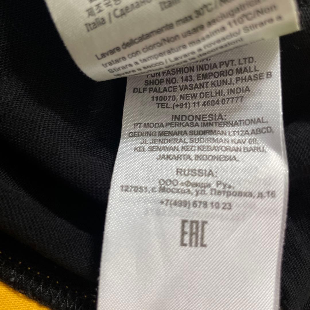 FENDI ブラック イエロー Tシャツ