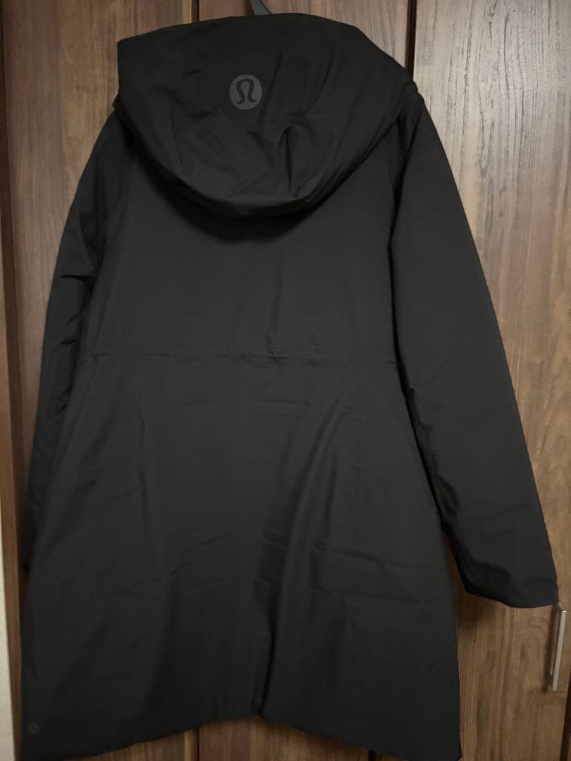 お値下げ！新品　Lululemon /防水インサレート　シンチウエストパーカーS
