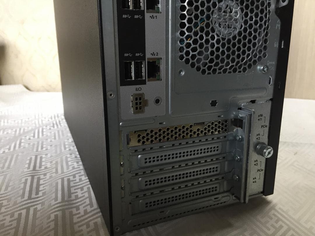 HPE ProLiant ML30 Gen10 サーバー