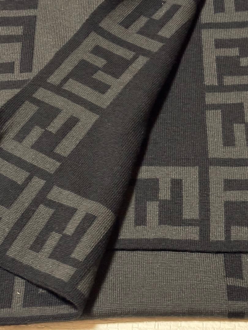 ＦＥＮＤＩ　ニットマフラー　ストール