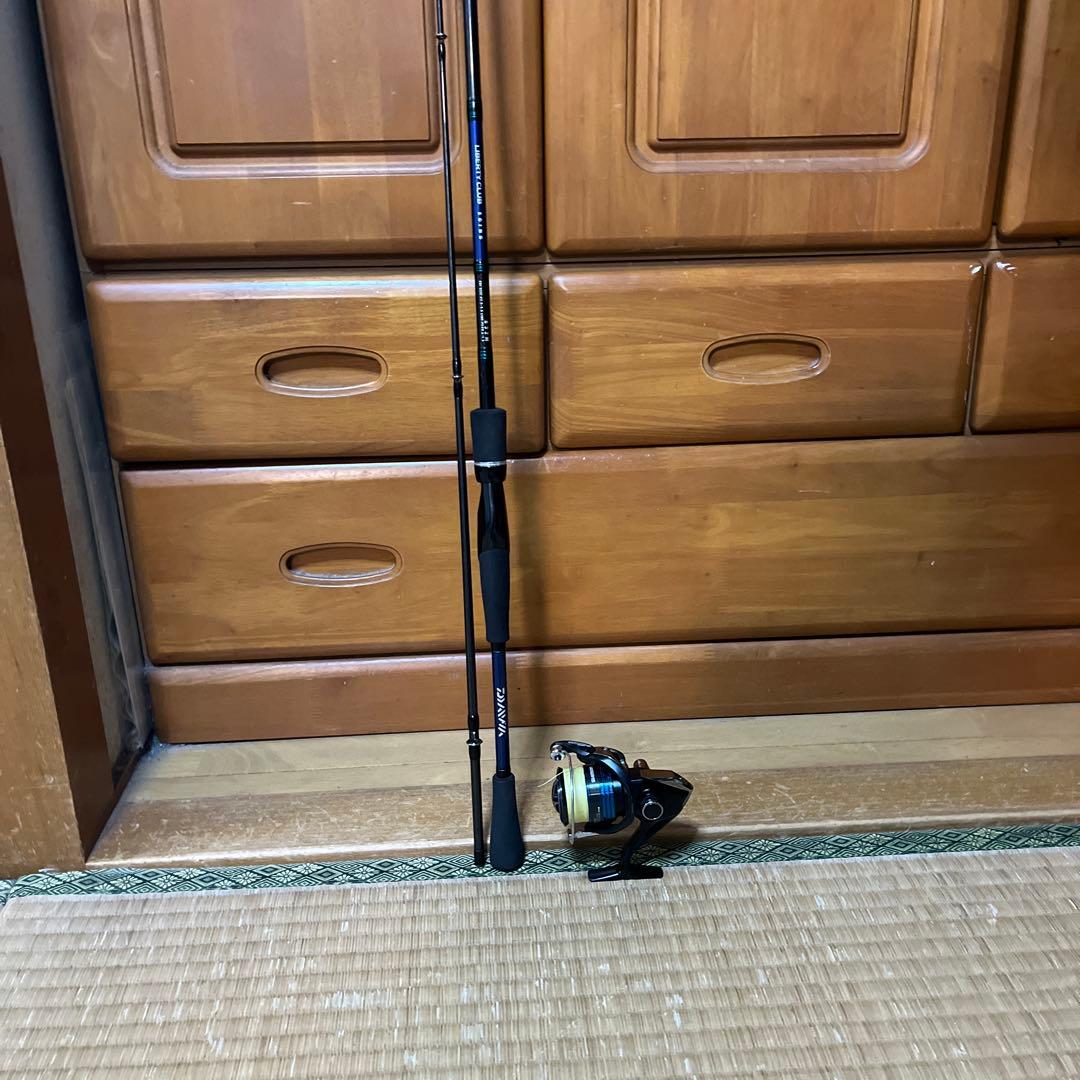 最終値下げ！　Daiwa スピニングリールと釣り竿セット