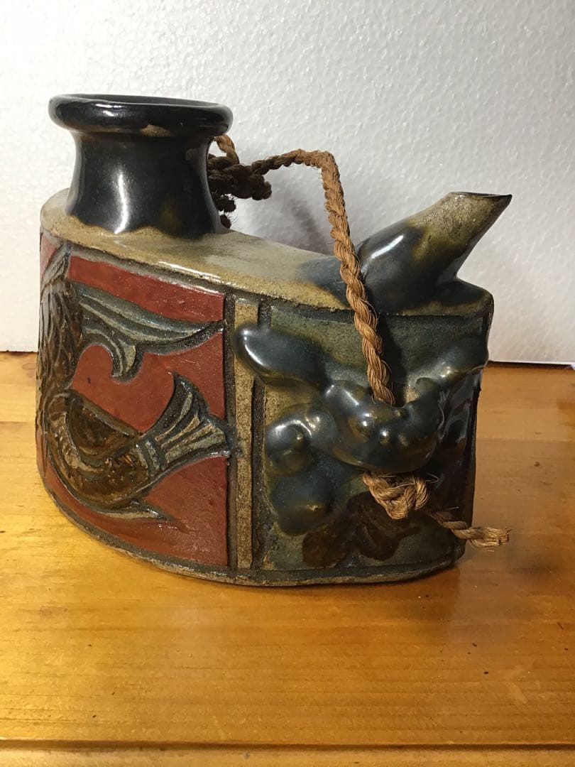 壺屋焼き　やちむん　小橋川清正　赤絵魚紋抱瓶　新品　美品