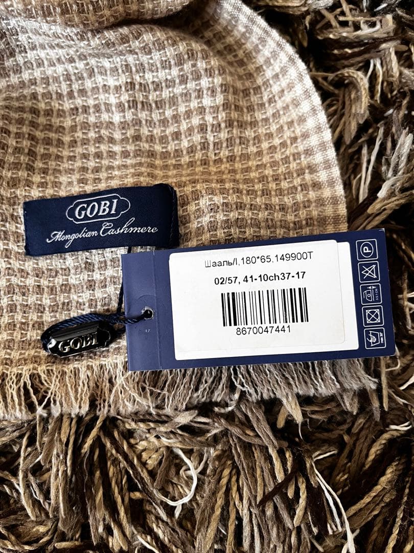 GOBI カシミヤ 薄手の大判ストール 新品タグ付きです