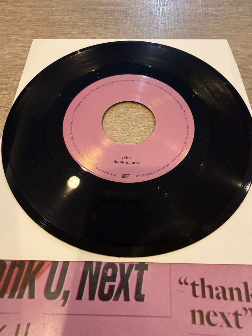 Ariana Grande Thank U, Next レコード　7インチ