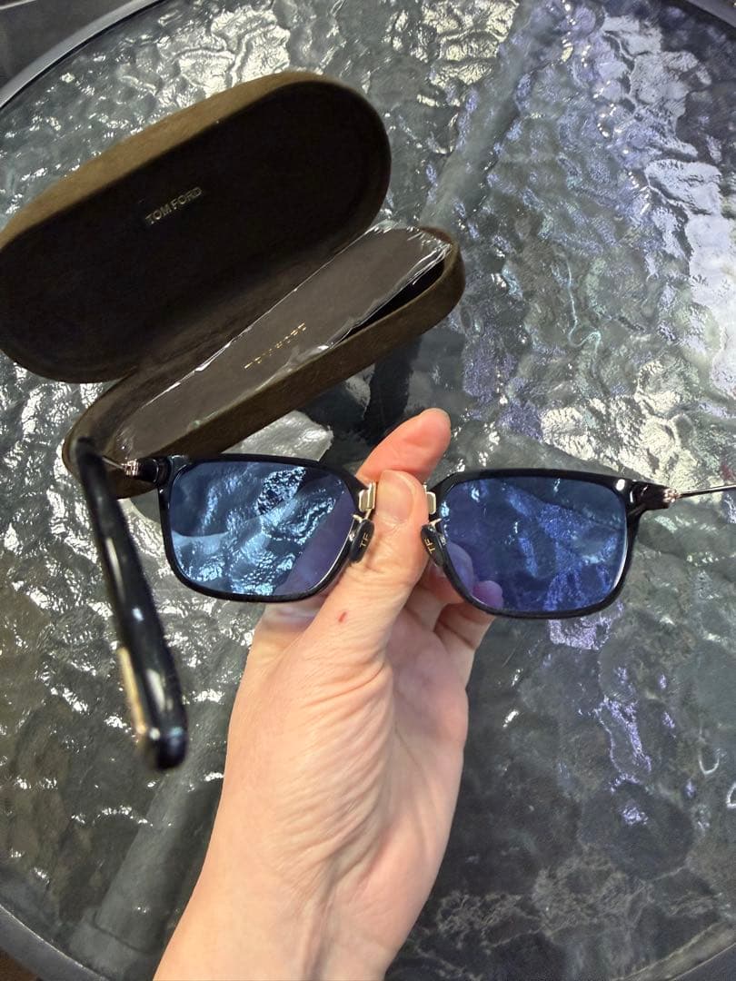 トムフォード TOM FORD TF1042D 01V 52サングラス