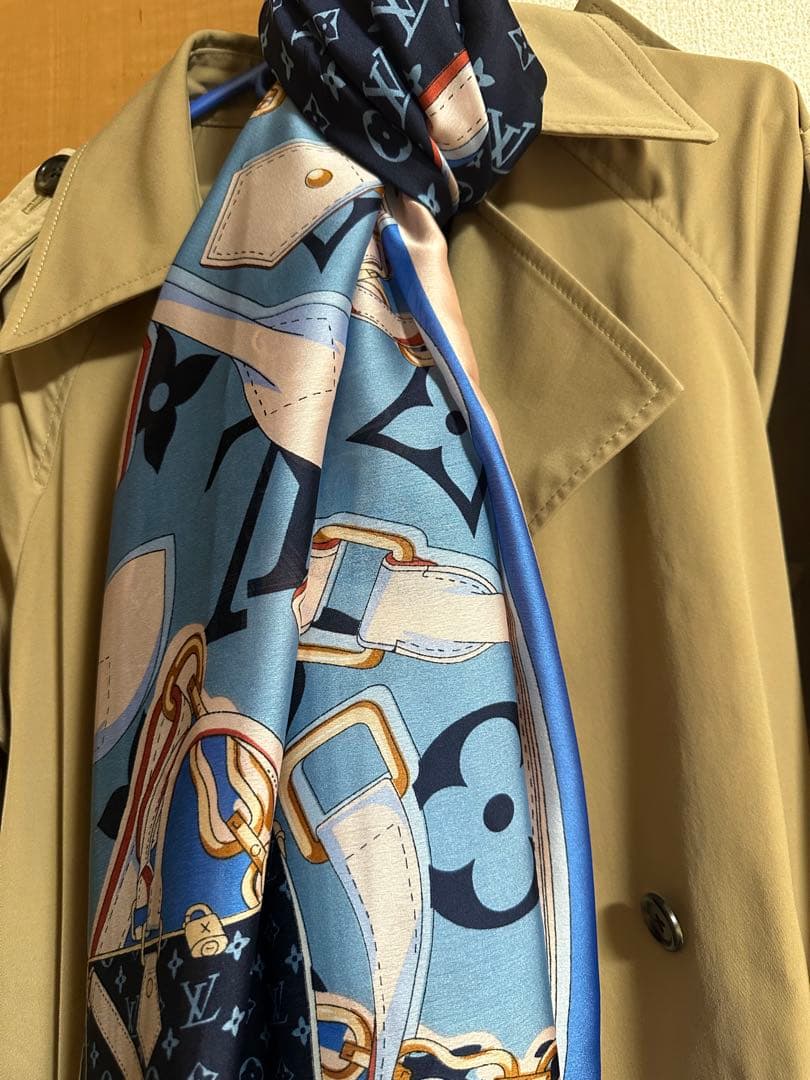 LOUIS VUITTON シルク100%スカーフ→ノベルティー