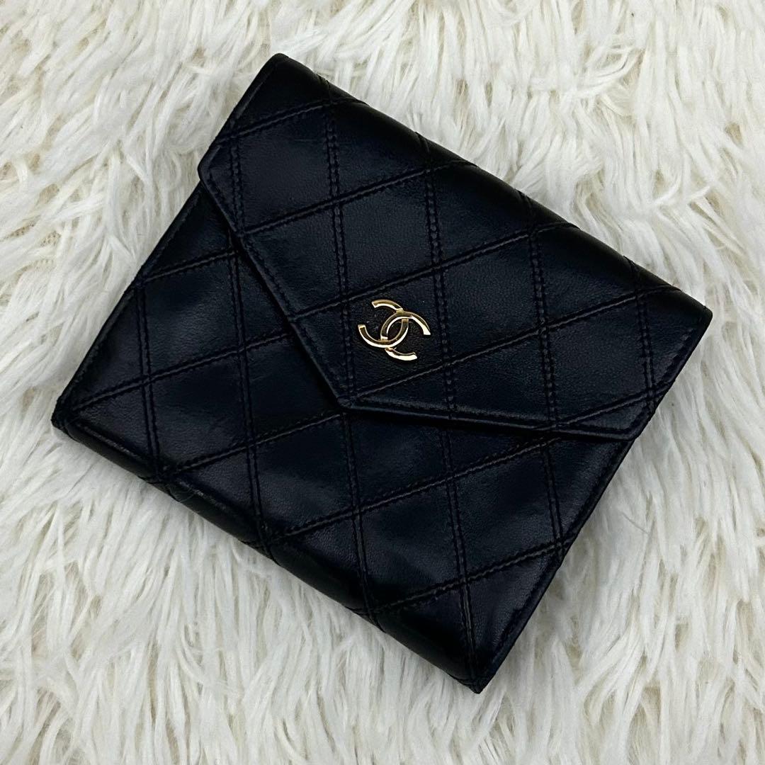 【美品】CHANEL シャネル マトラッセ ココマーク 二つ折り財布 ブラック