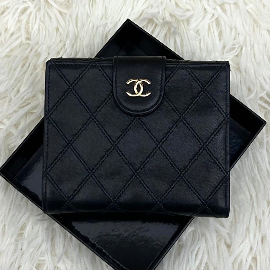 【美品】CHANEL シャネル マトラッセ ココマーク 二つ折り財布 ブラック