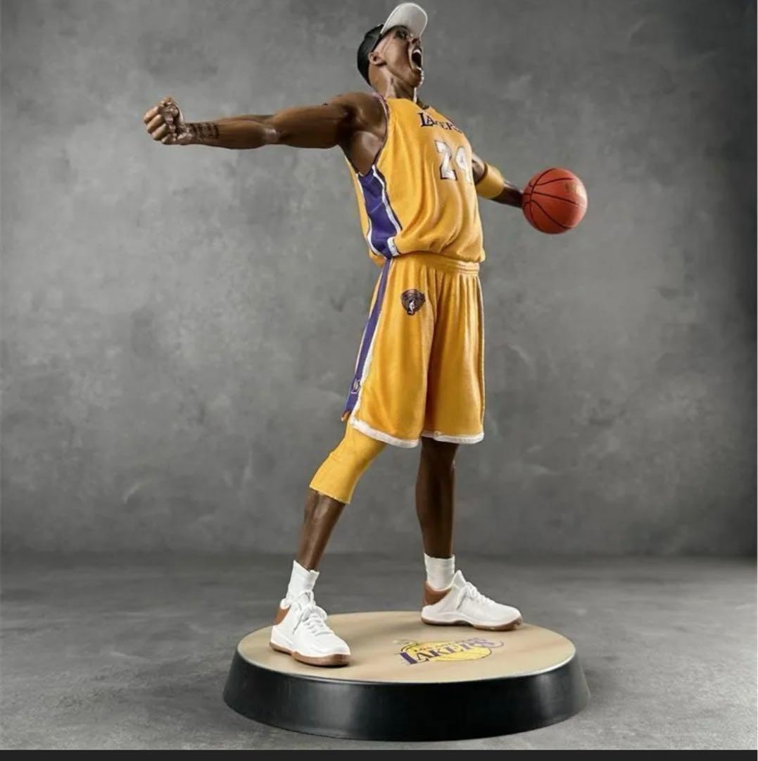 P*D様 【美品・レア】　NBA コービー・ブライアント　フィギア