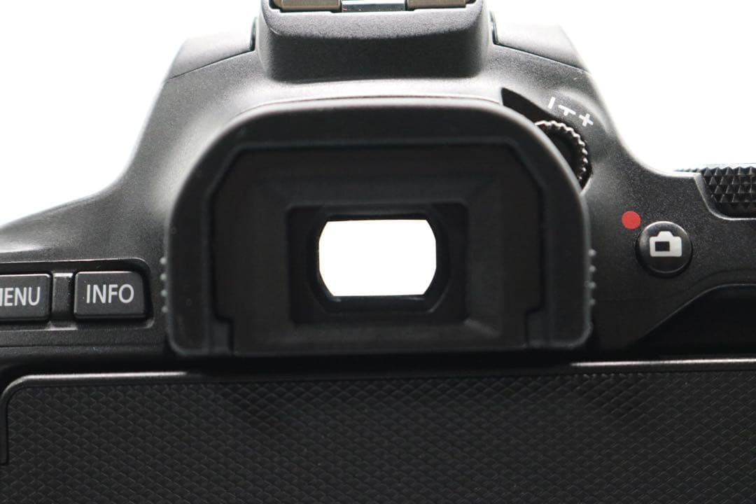 美品 【Canon EOS Kiss X10 トリプルレンズセット】 安心保証◎