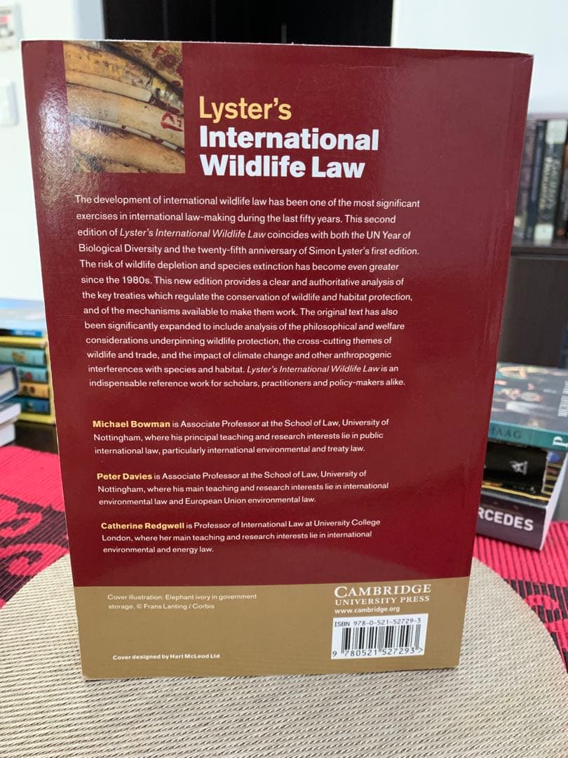 洋書 Lyster's International Wildlife Law