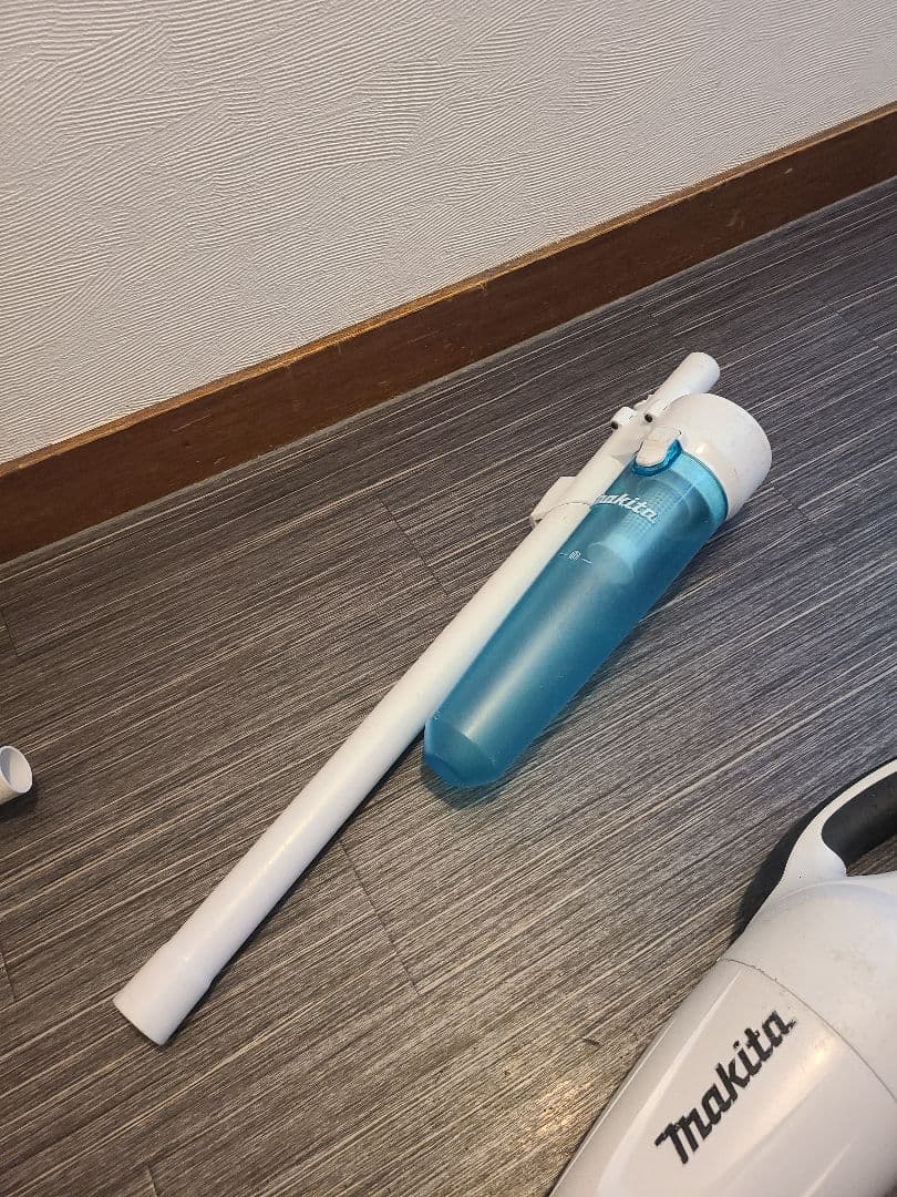 マキタ　makita CL181FD 充電式クリーナー 掃除機 コードレス 中古