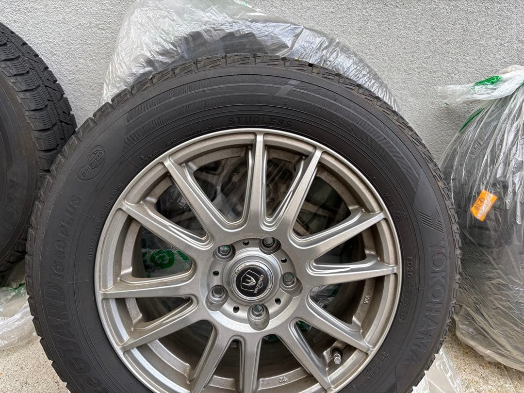 YOKOHAMA スタッドレスタイヤ(205/60R16)