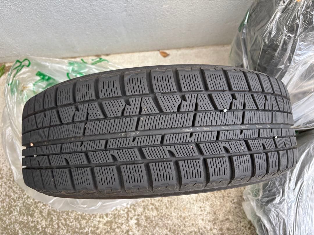 YOKOHAMA スタッドレスタイヤ(205/60R16)