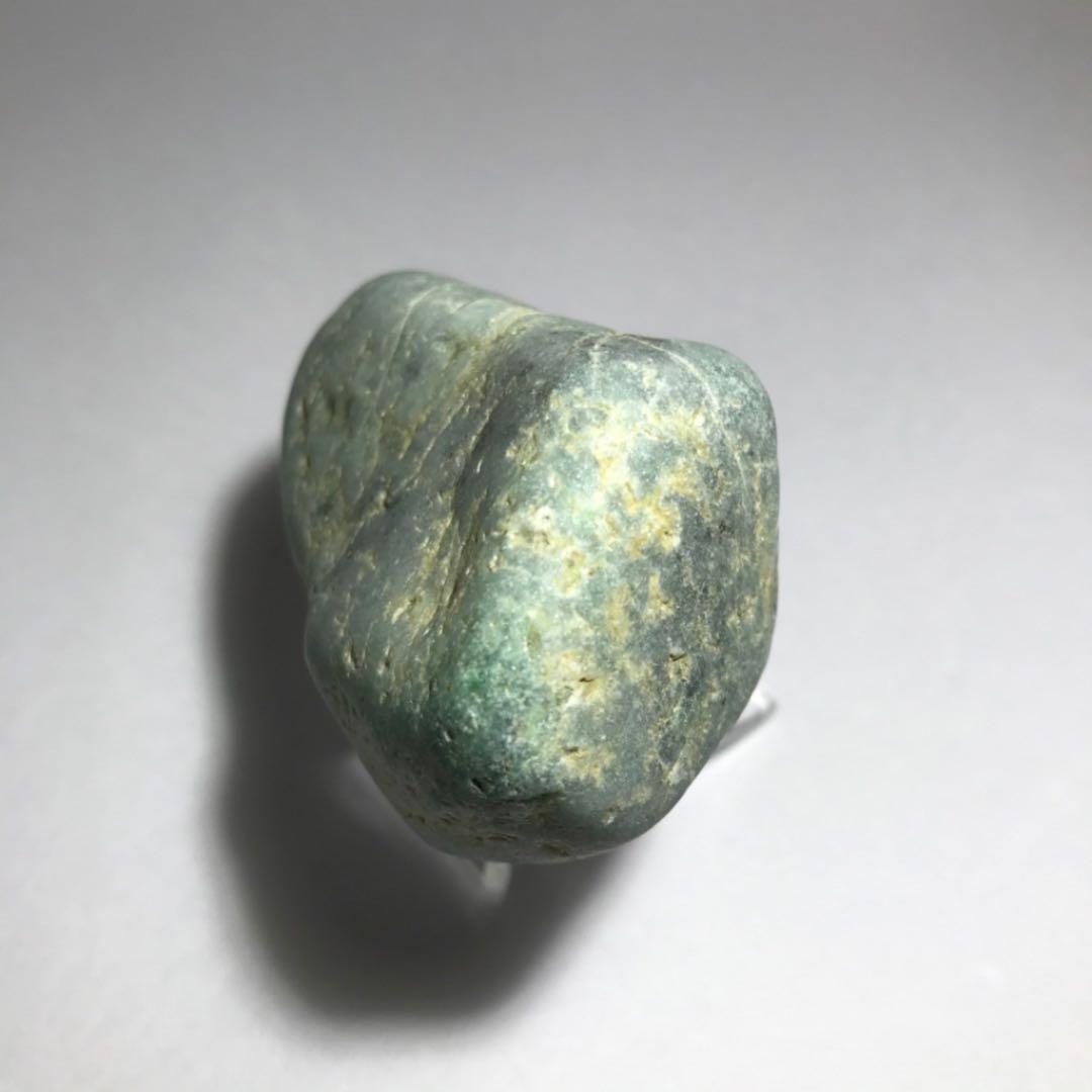 糸魚川翡翠原石【海岸】135g