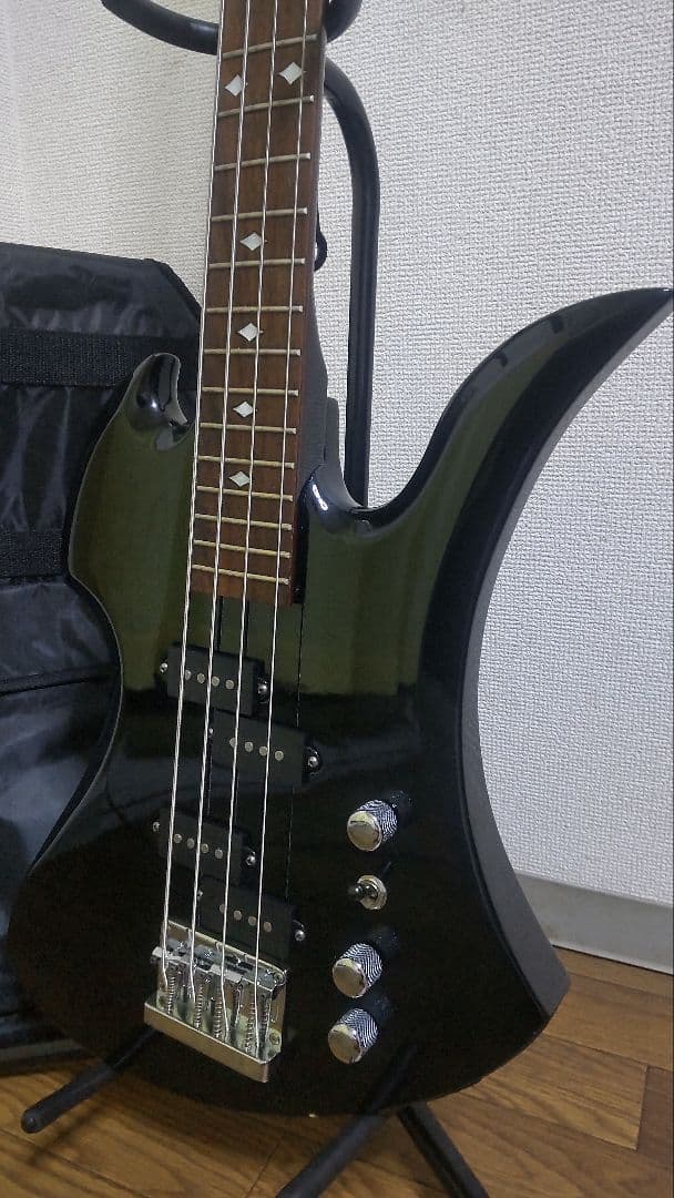 モッキンベース