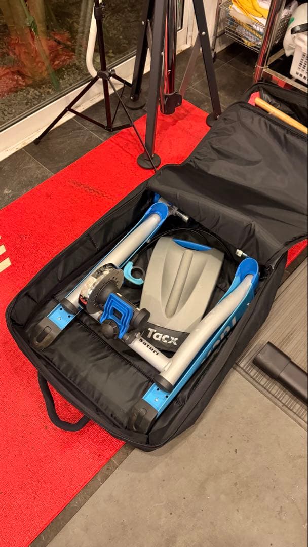 Tacx Satori 固定ローラー 負荷調整可能 専用バッグ付き