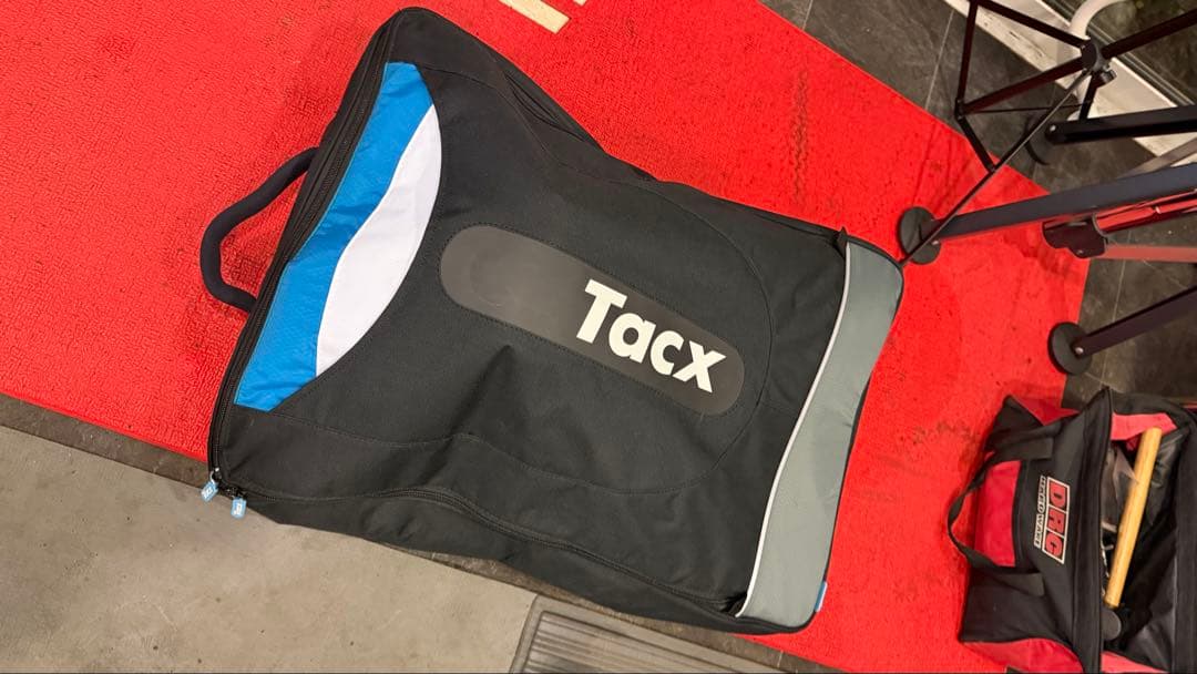 Tacx Satori 固定ローラー 負荷調整可能 専用バッグ付き