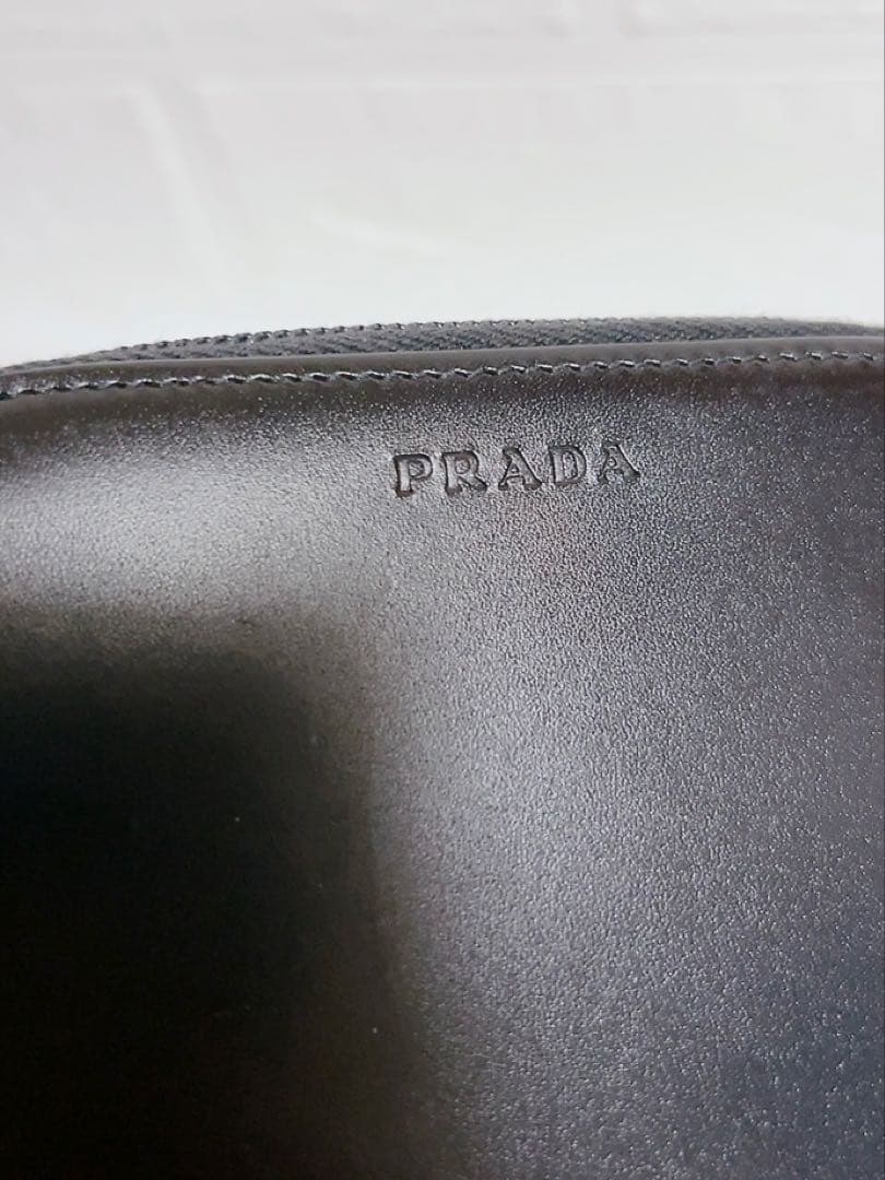 プラダ　PRADA 折り財布　ブラック　M170 カーフレザー