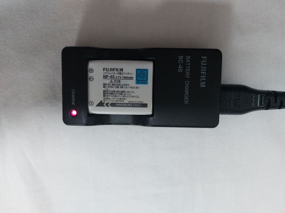 FUJIFILM　FinePix Z 100fd　デジタルカメラ