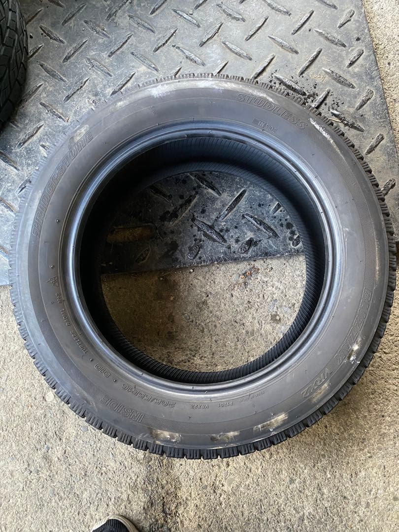 BRIDGESTONE BLIZZAK VRX2 205/55/16 4本セット
