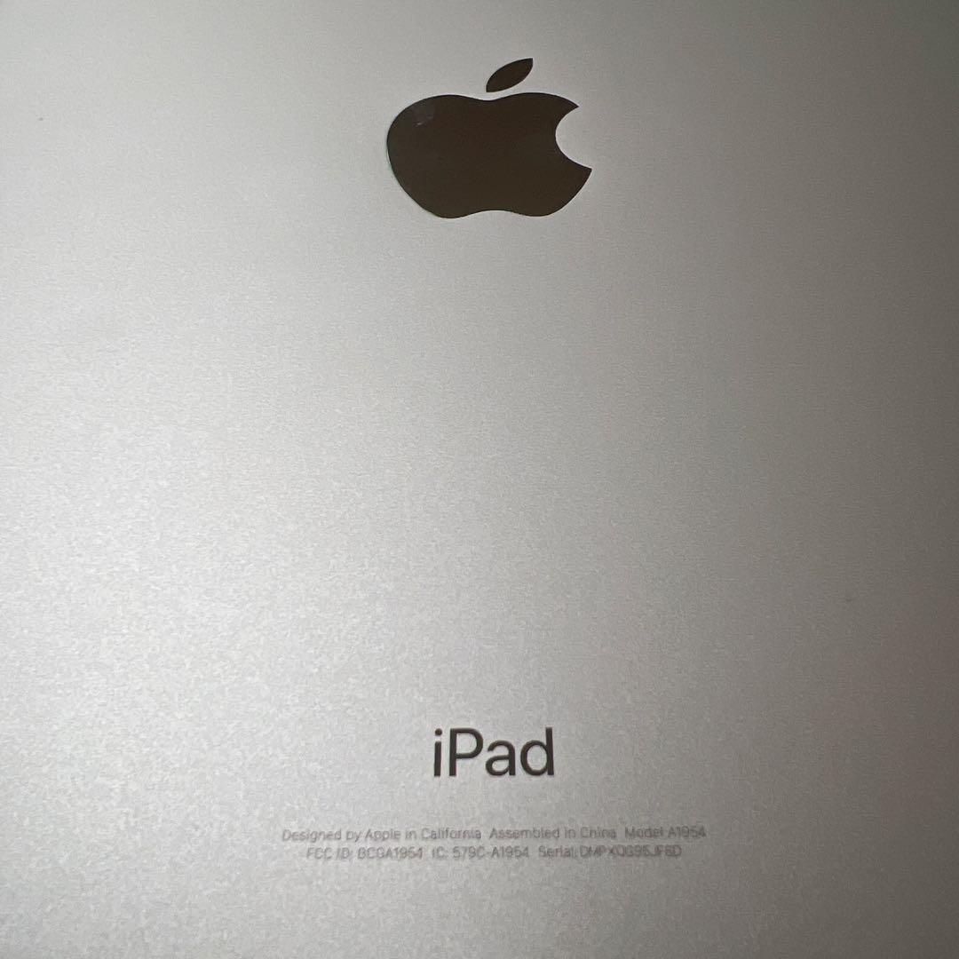 Apple iPad MR6P2J/A 第6世代9.7インチ シルバー 32GB