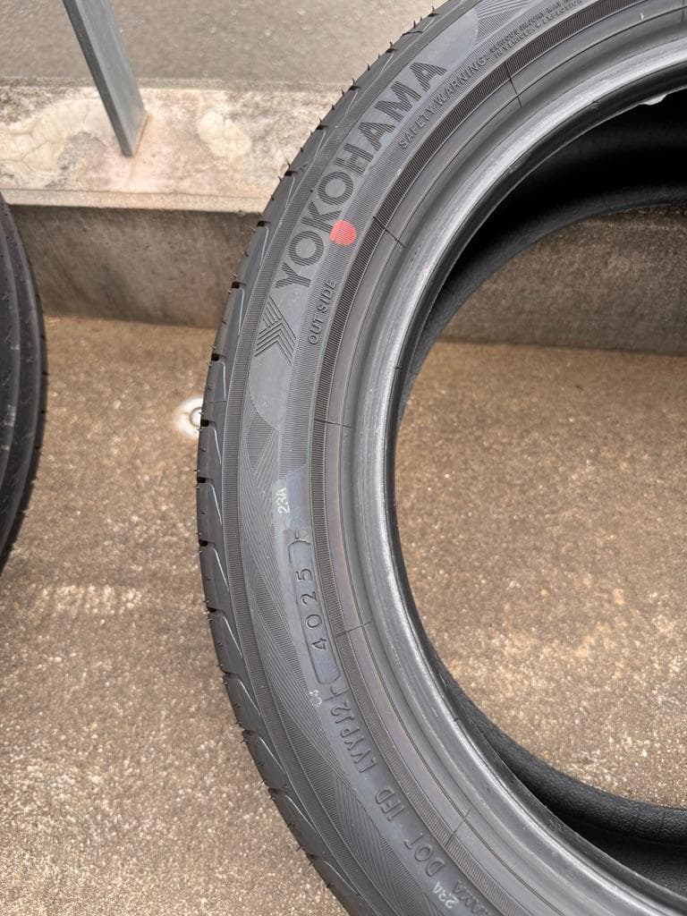 ロードスター純正ヨコハマタイヤ走行160キロのみ４本セットのうち２本分（１の２）