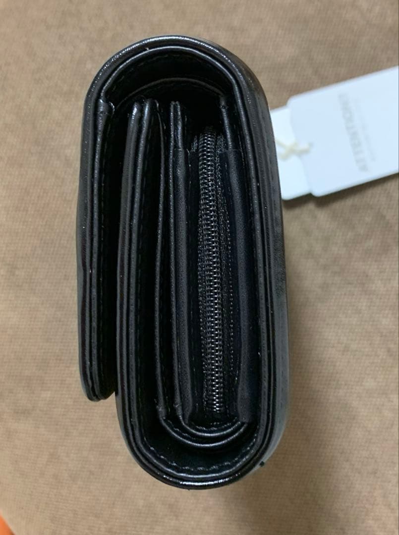 新品　チャイナパーツウォレット　HARE ブラック 三つ折り財布
