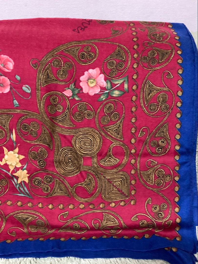 【美品】HERMES 花柄 カミシヤシルク 140 ショールストール エルメス