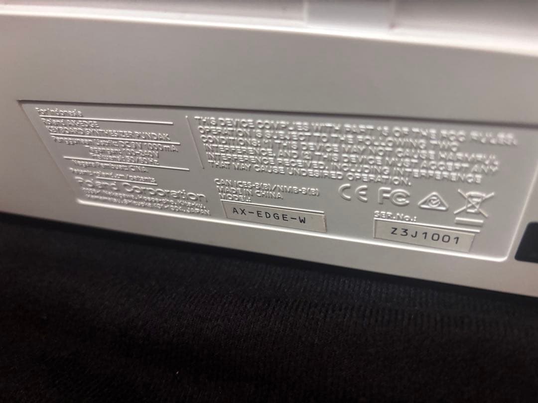 Roland AX-EDGE ショルダーキーボード