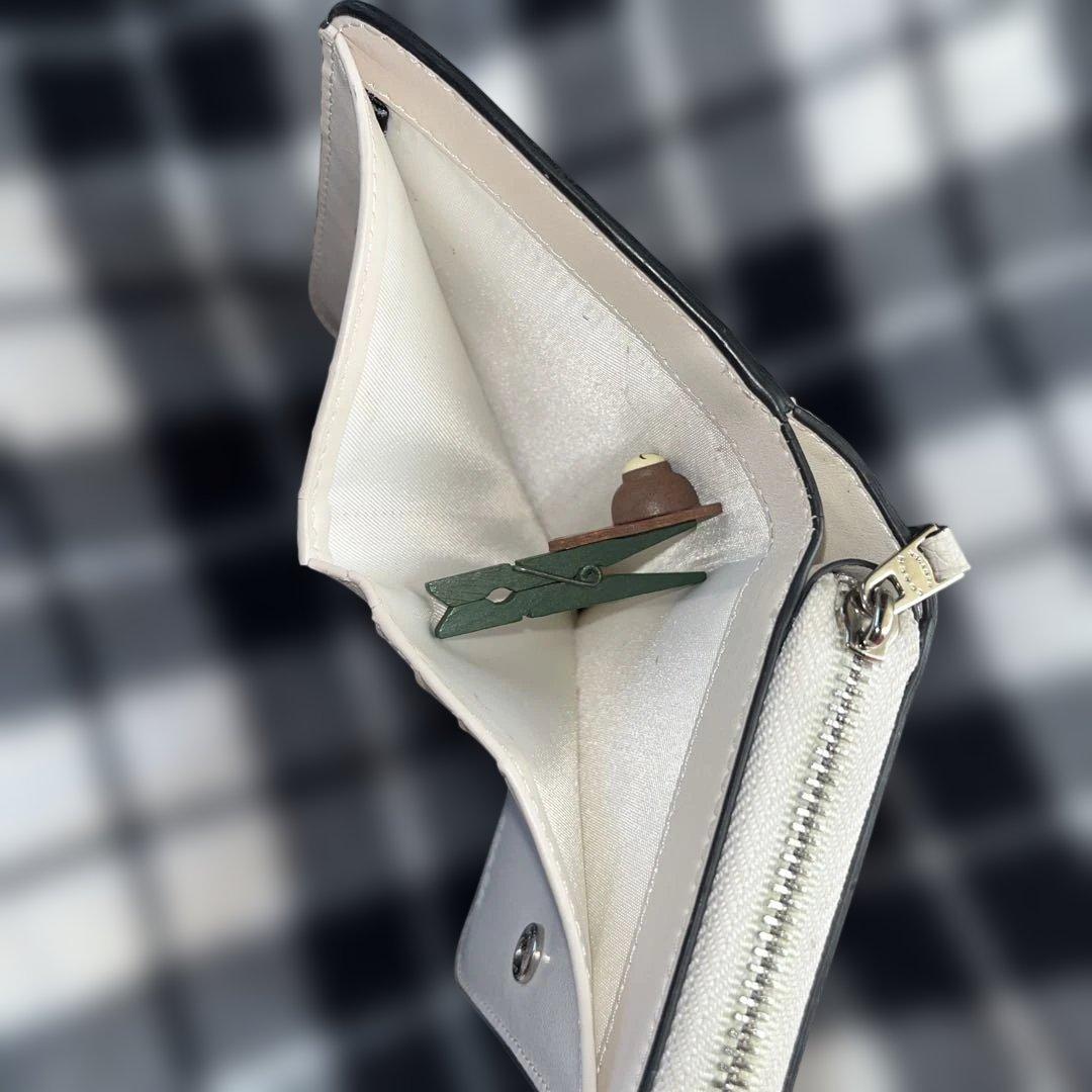 COACH イチゴ柄 二つ折り財布