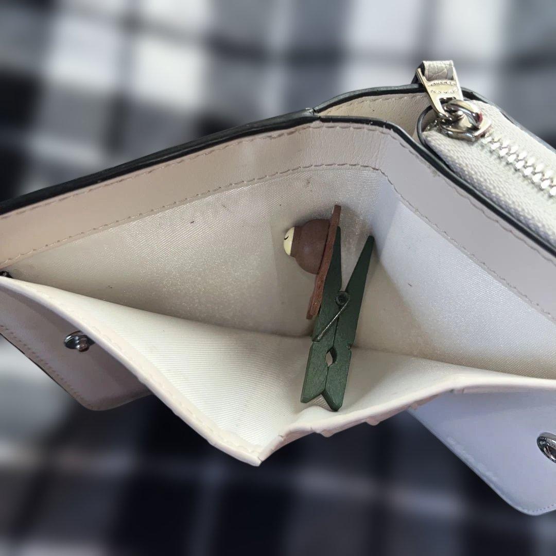 COACH イチゴ柄 二つ折り財布