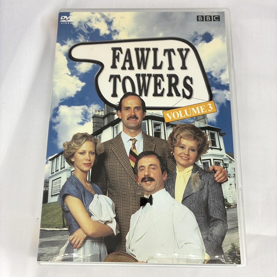 フォルティ・タワーズ DVD-BOX 3枚組 Tシャツ付 モンティ・パイソン