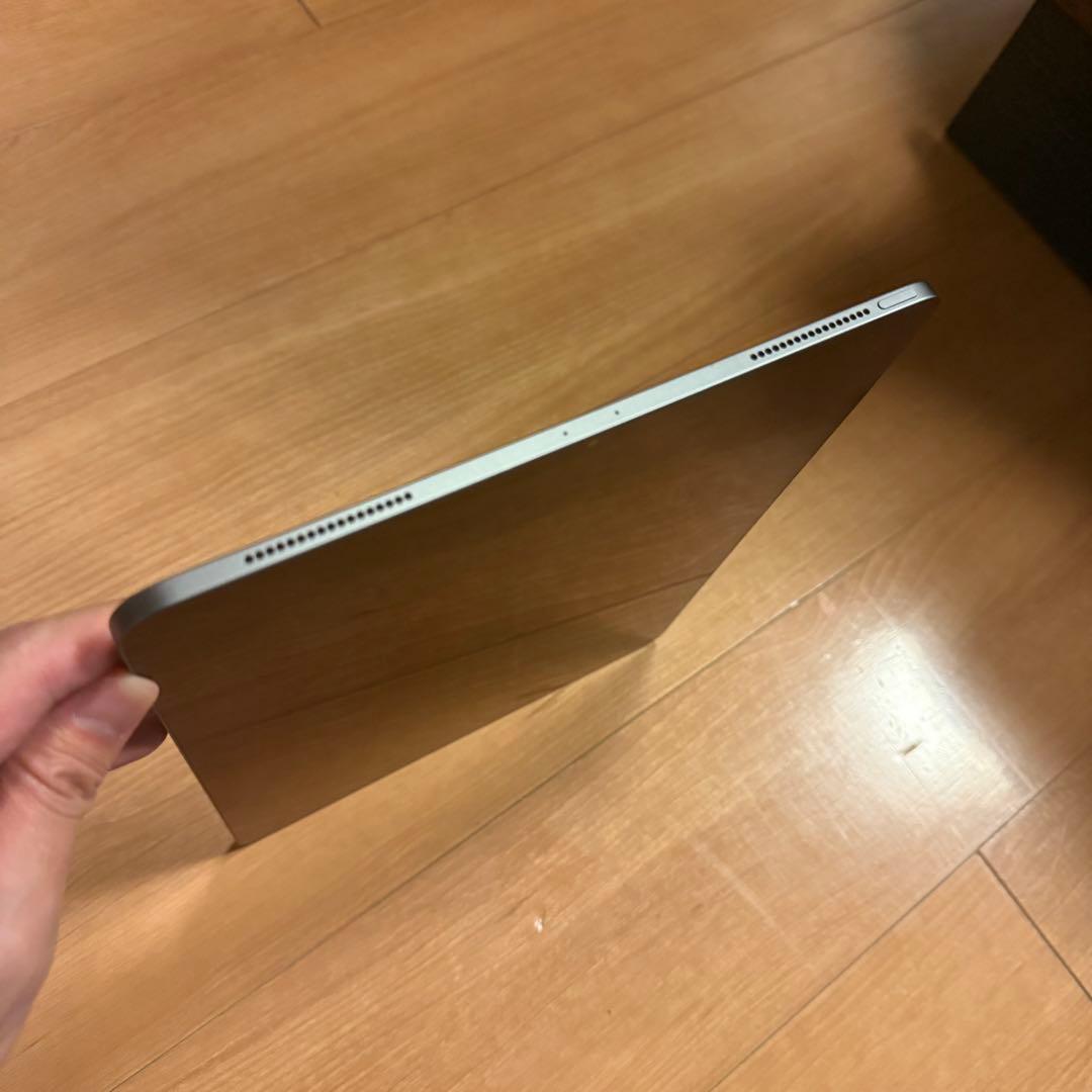 iPad Pro 12.9インチ 第4世代 美品 純正キーボード付き 中古