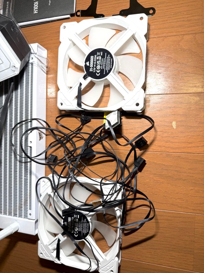iCUE H100i ELITE CAPELLIX 水冷CPUクーラー