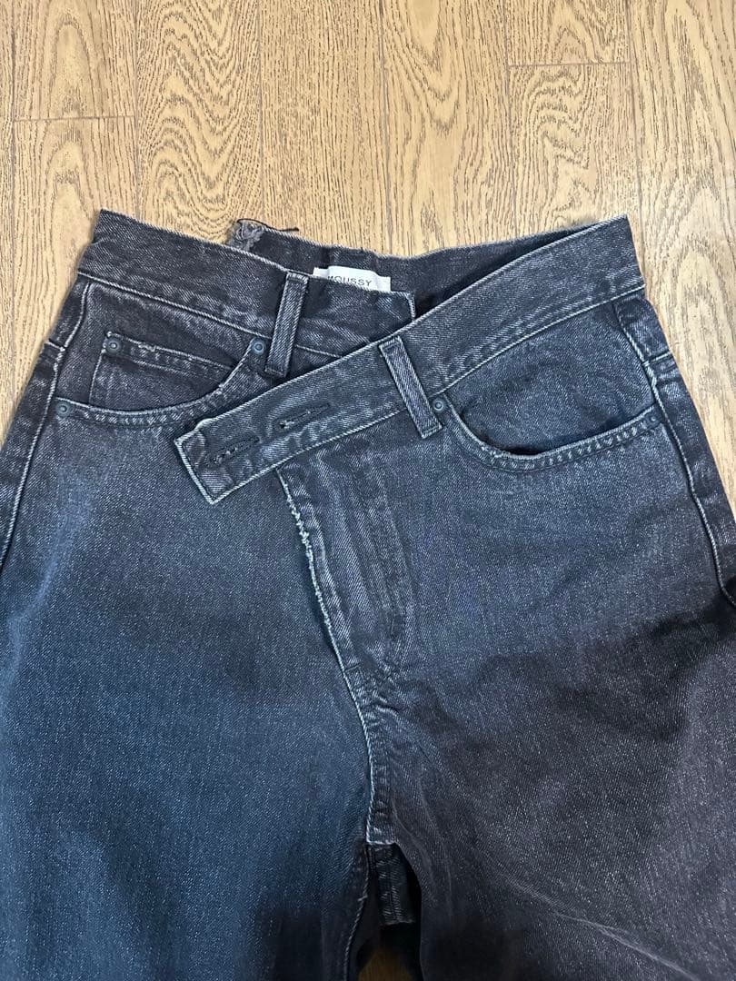 MOUSSY CROSS WAIST WIDE STRAIGHT ブラック