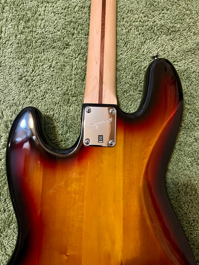 Squier Jazz Bass サンバースト 4弦 （フレットレス）
