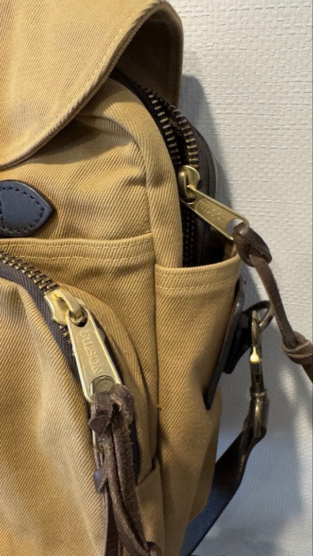 FILSON ショルダーバッグ ベージュ