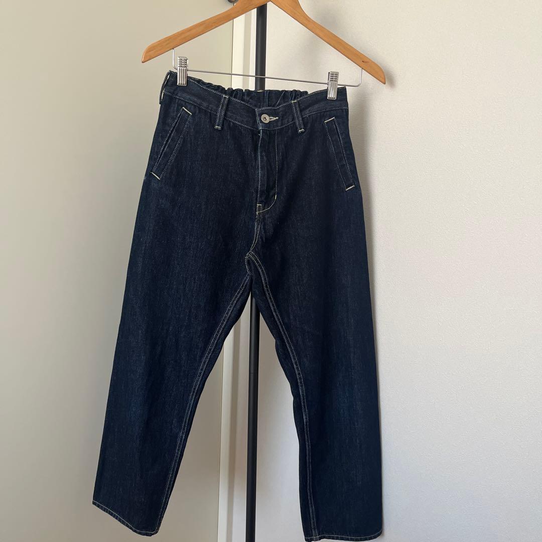OUR こだわりシルエットのデニムパンツ