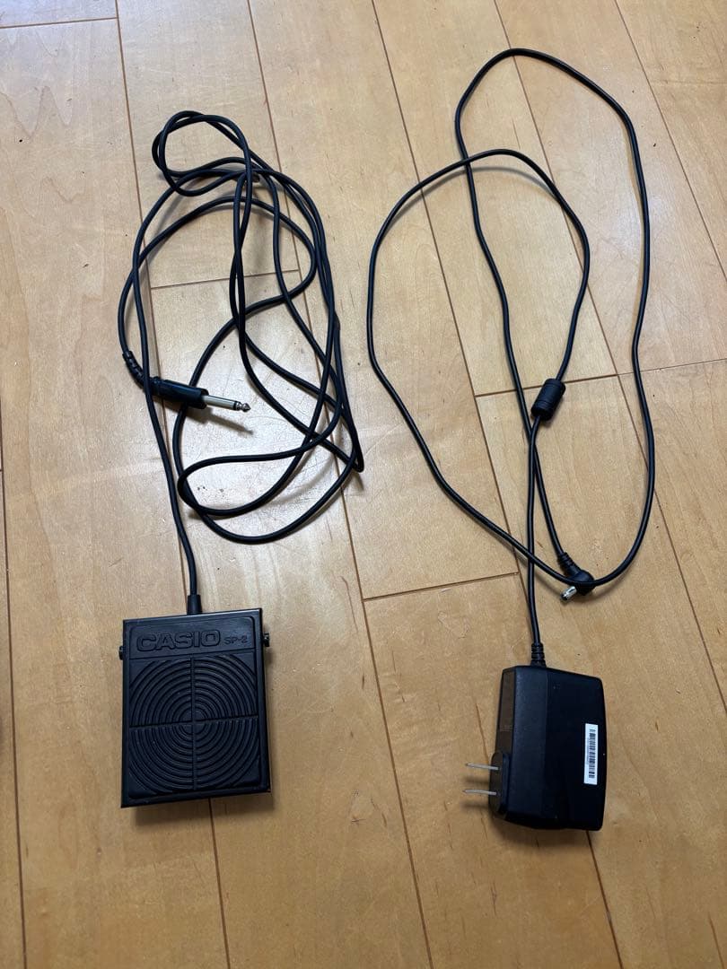 カシオ　光ナビゲーション　電子ピアノ　LK-320