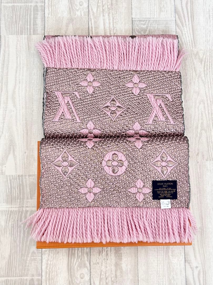 【Louis Vuitton】ロゴマフラー ローズ・バレリーヌ　シルバーピンク