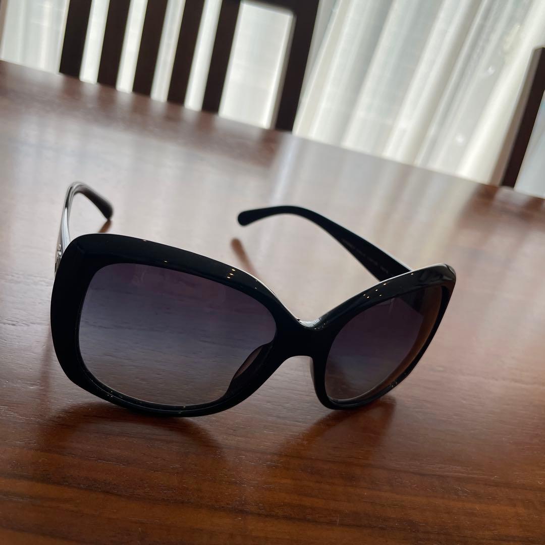 Chanel ブラック サングラス (ケースあり)