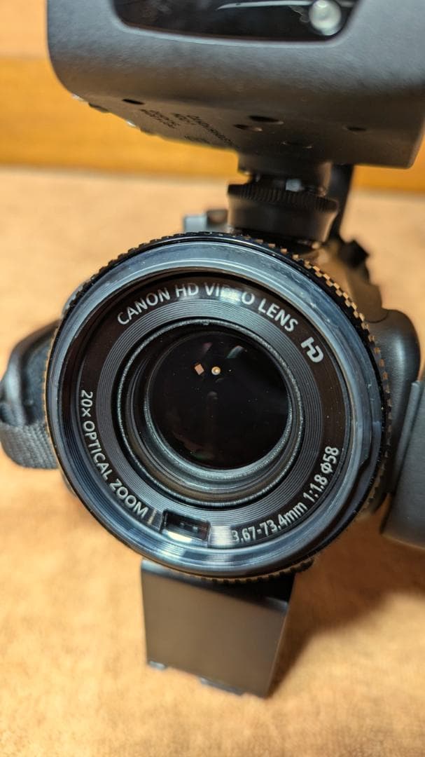 備品充実!!　CANON XA30(業務用ビデオカメラ）ハンドルユニット付