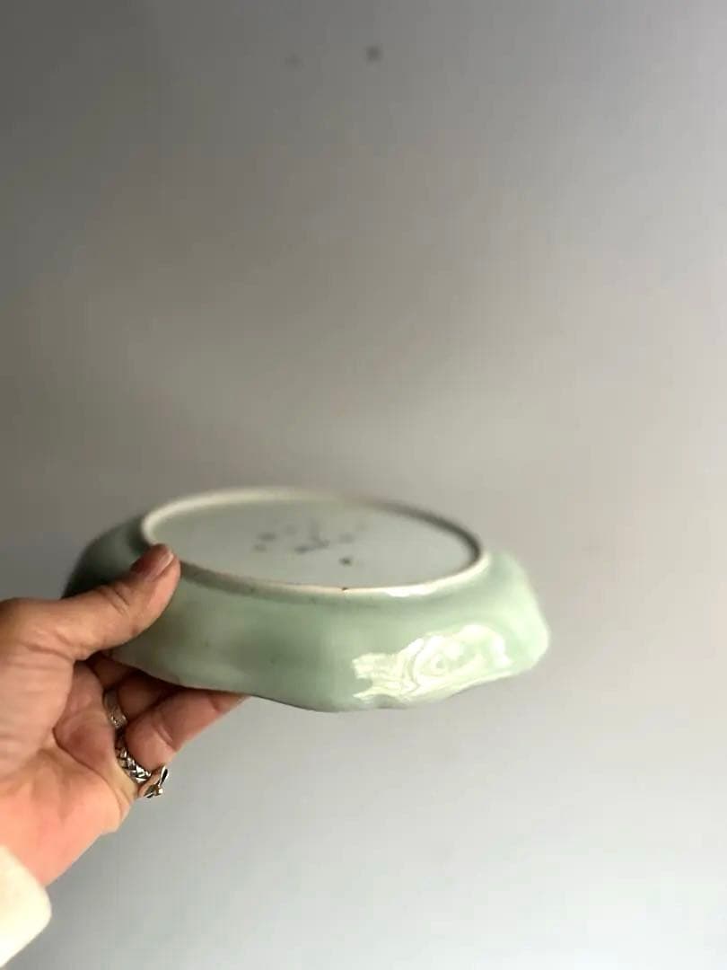 146 骨董 アンティーク 古伊万里 草花図青磁色絵染付七寸皿 大明成化年製