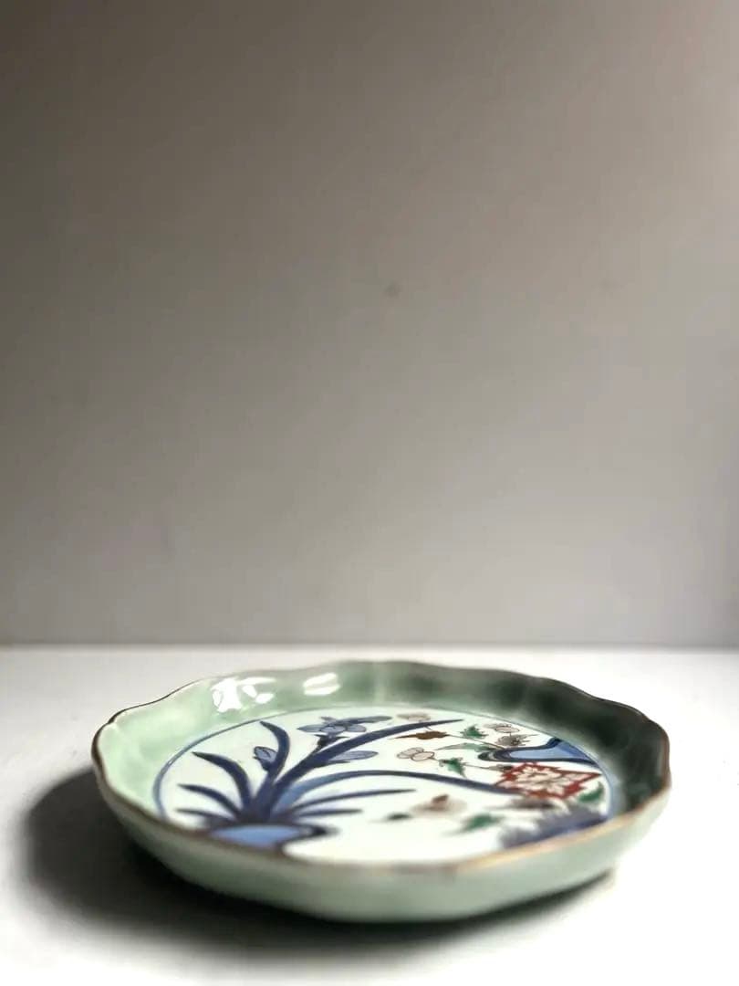 146 骨董 アンティーク 古伊万里 草花図青磁色絵染付七寸皿 大明成化年製